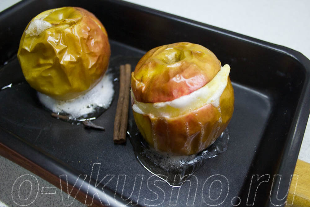 Яблоки, запеченные в духовке с медом